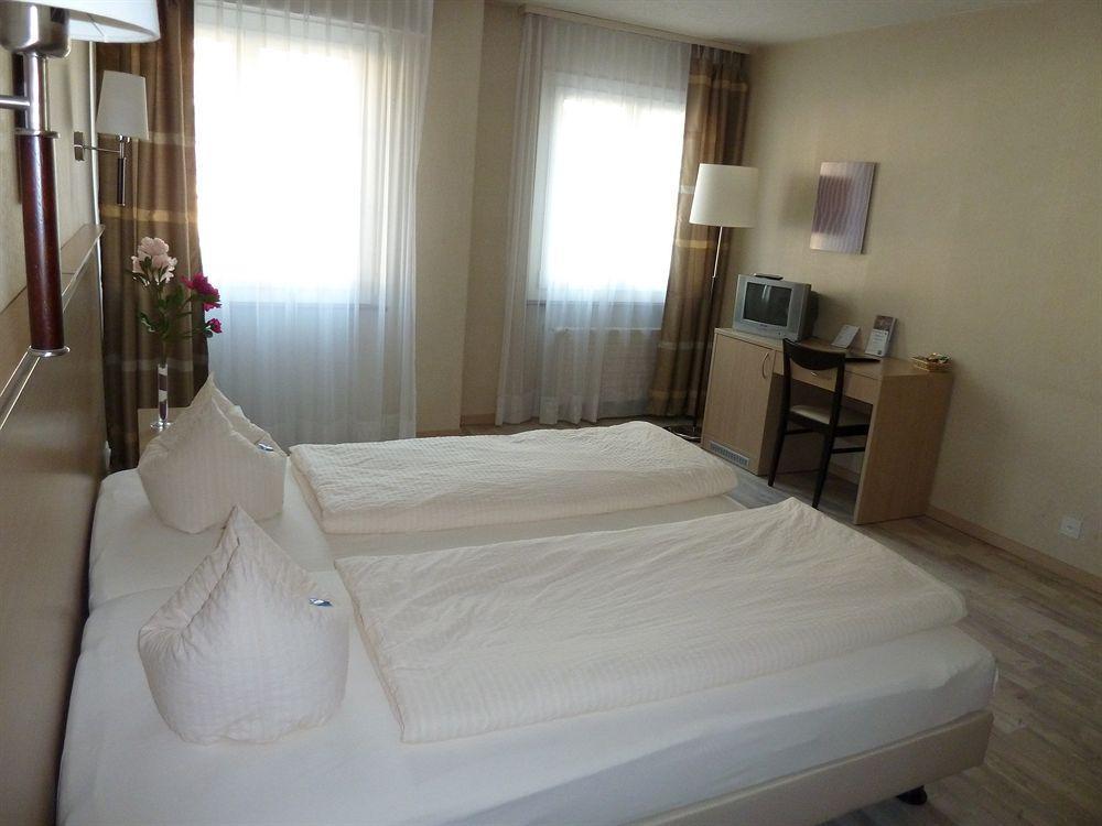 Hotel De La Vieille Tour La Tour-de-Peilz Εξωτερικό φωτογραφία