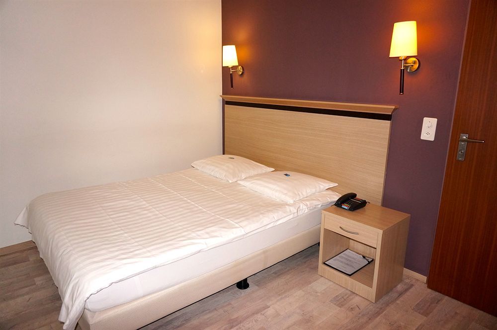 Hotel De La Vieille Tour La Tour-de-Peilz Εξωτερικό φωτογραφία