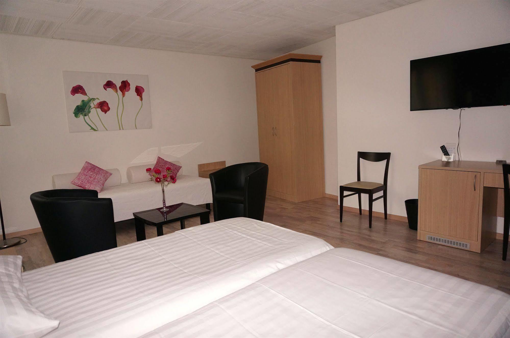 Hotel De La Vieille Tour La Tour-de-Peilz Εξωτερικό φωτογραφία
