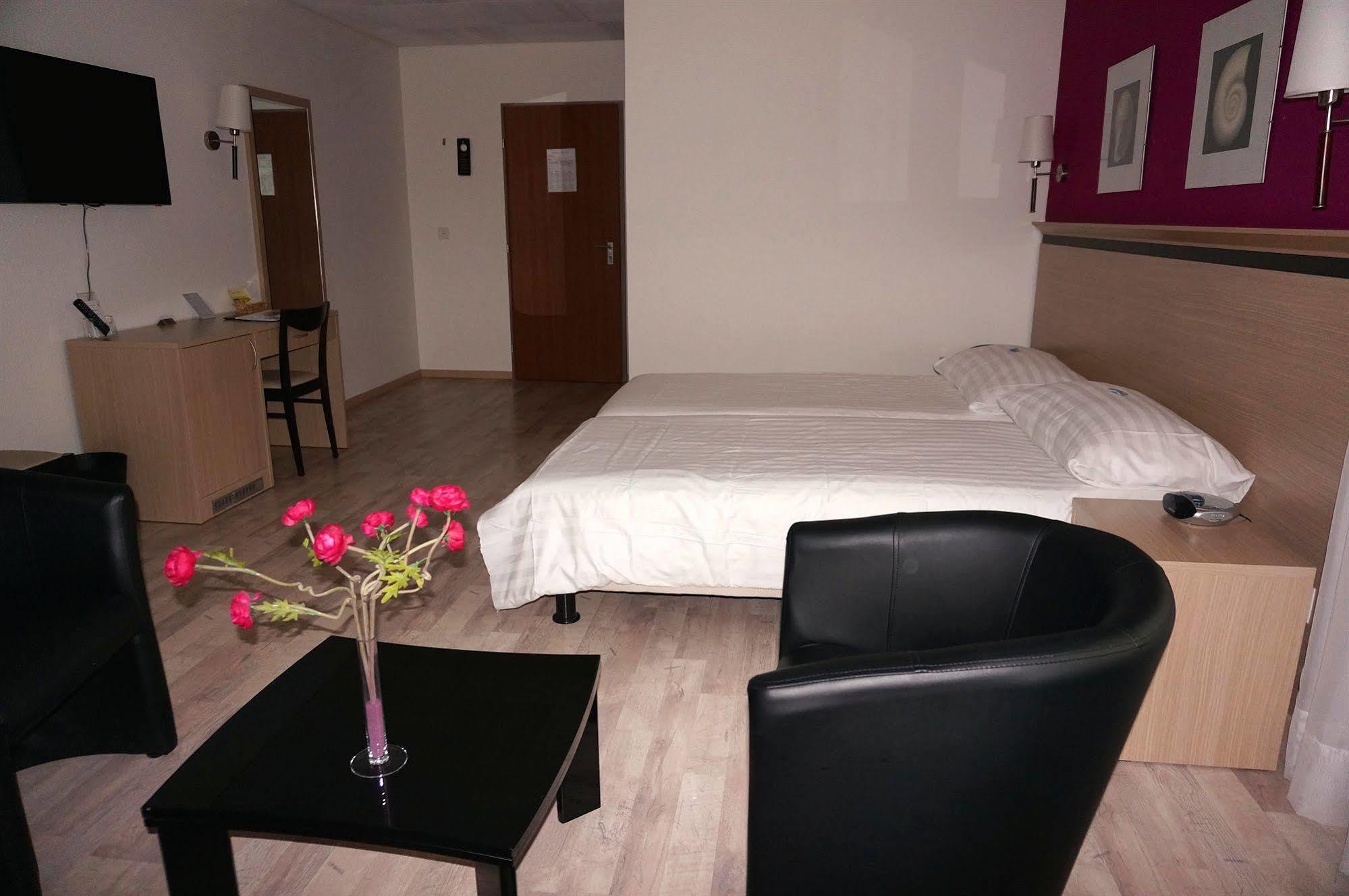 Hotel De La Vieille Tour La Tour-de-Peilz Εξωτερικό φωτογραφία