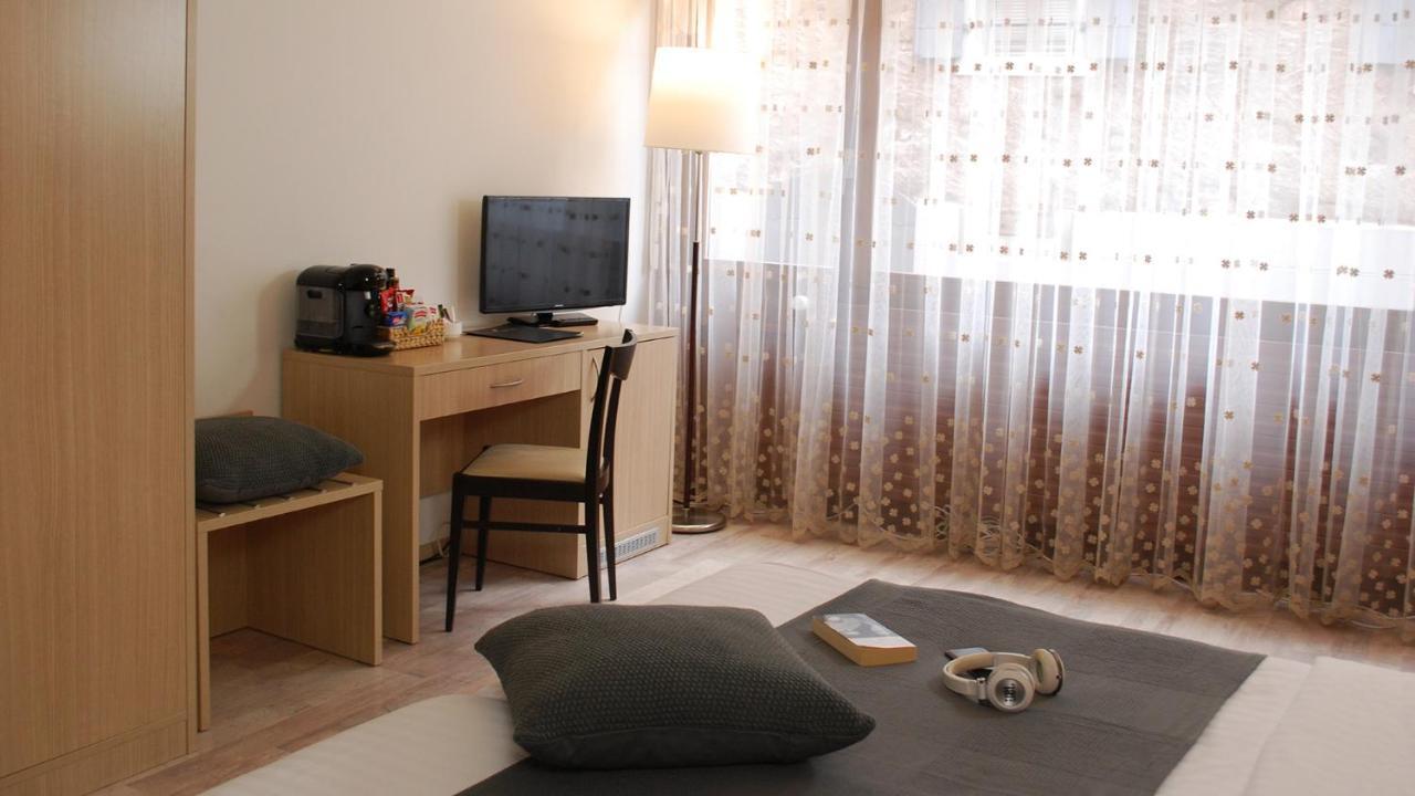 Hotel De La Vieille Tour La Tour-de-Peilz Εξωτερικό φωτογραφία